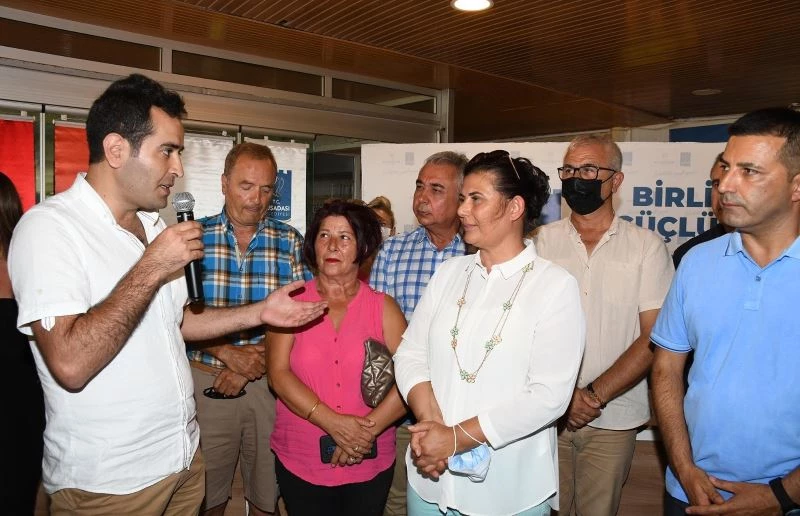 Kuşadası’nda esnaflar atık su ile ilgili yapılan bazı haberlere tepki gösterdi
