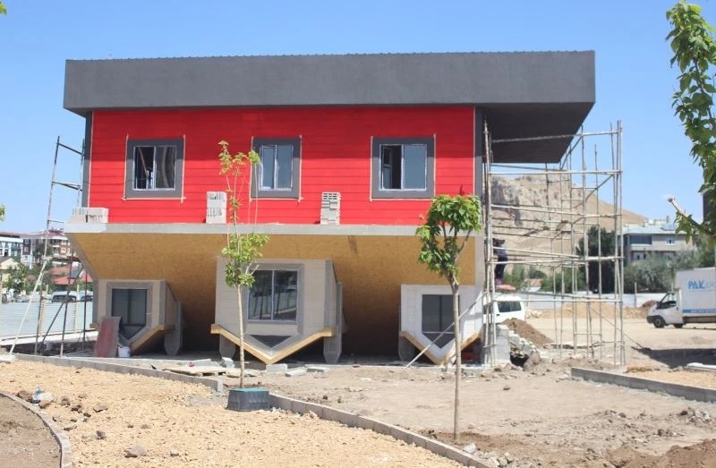 Van’ın ilk ‘Ters Ev’inin açılışı için geri sayım başladı

