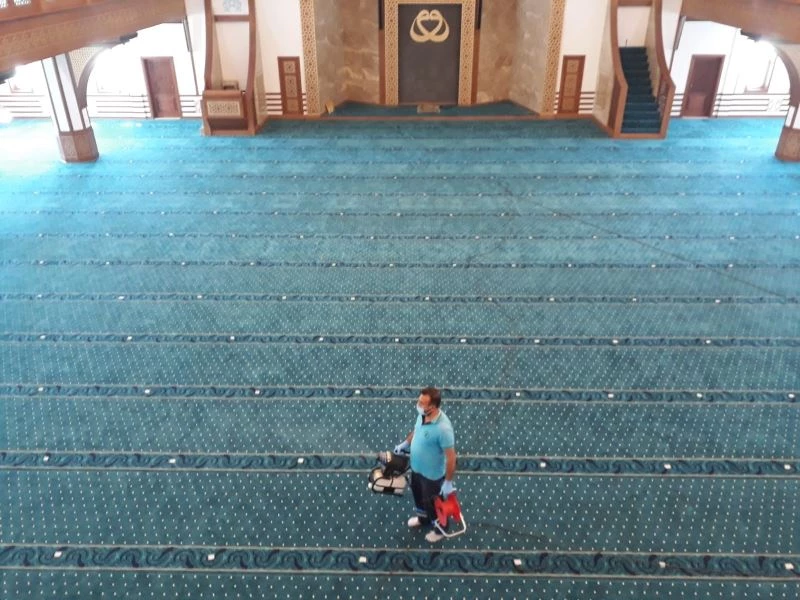 Pursaklar Belediyesi dezenfeksiyon çalışmalarını aralıksız sürdürüyor
