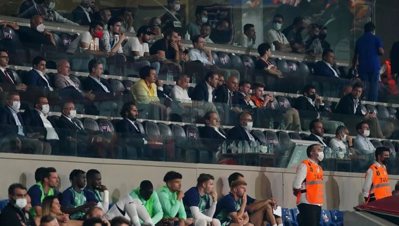 Şenol Güneş, Galatasaray - PSV maçını izledi
