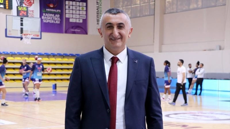 Elazığ İl Özel İdare, Başantrenör Aziz Akkaya ile sözleşme imzaladı
