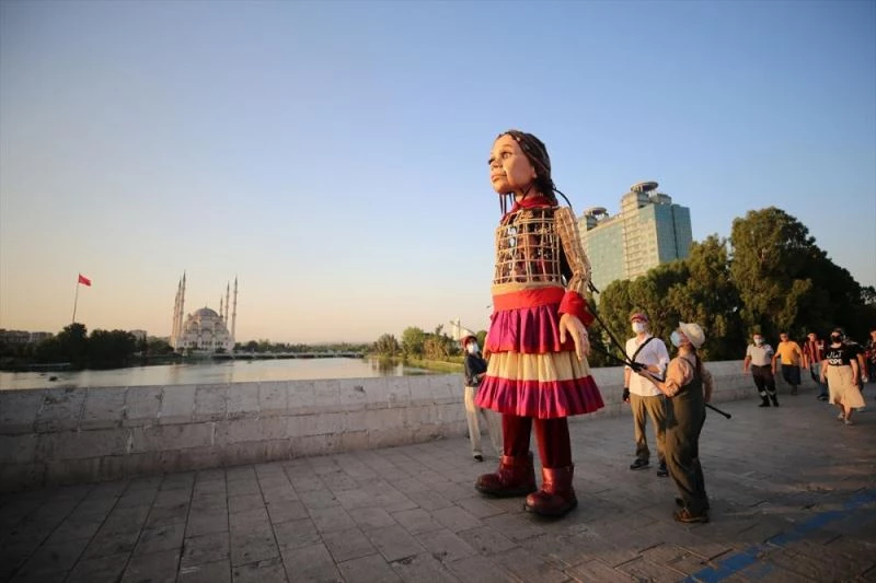 Mülteci çocukların simgesi kukla 