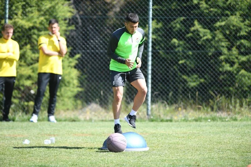 Bursasporlu futbolcular sabah antrenmanında oldukça zorlandı
