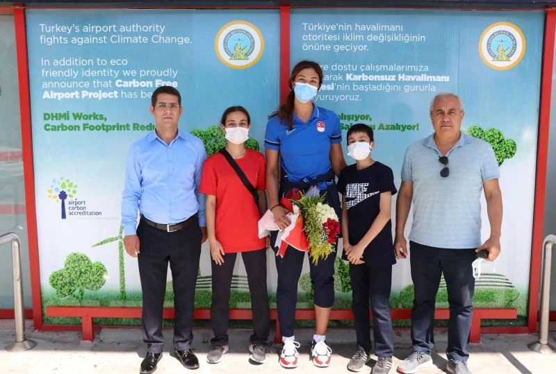 Olimpiyat sporcusu Nafia Kuş’a moral karşılaması
