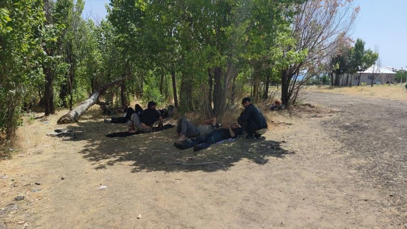 Kaçak göçmenlerin yeni taktiği üçerli grup
