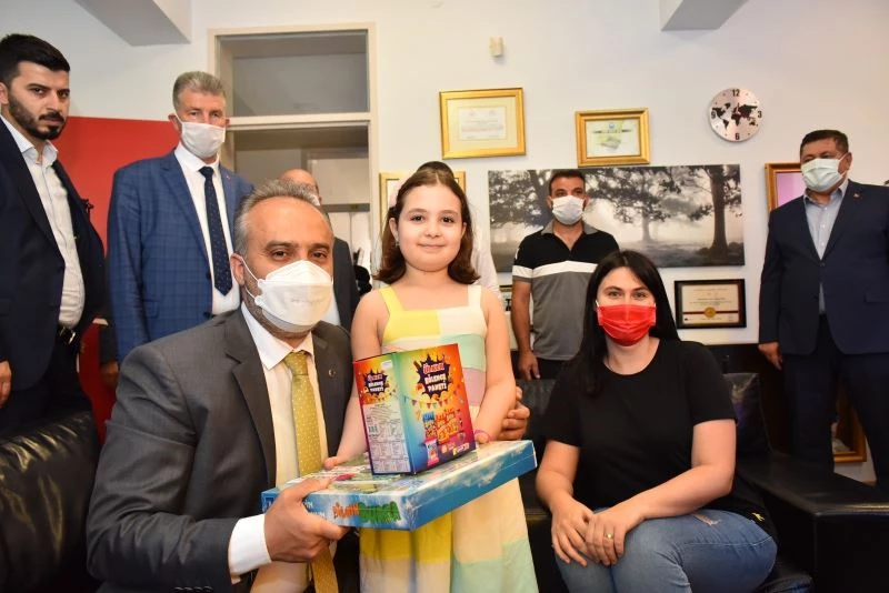 Ödül avcısı Beren, Bursa’nın gururu oldu
