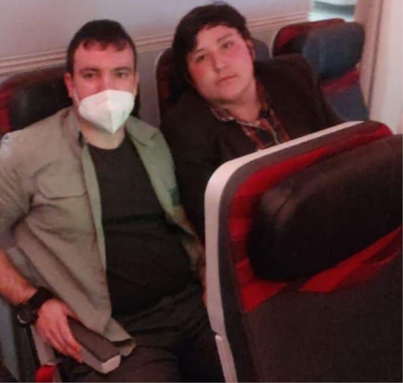Tosuncuk olarak bilinen Mehmet Aydın’ı getirecek uçak hareket etti. Akşam 22.30 gibi Türkiye’de olacak. Aydın’ın getirilmesinden fotolar ortaya çıktı.
