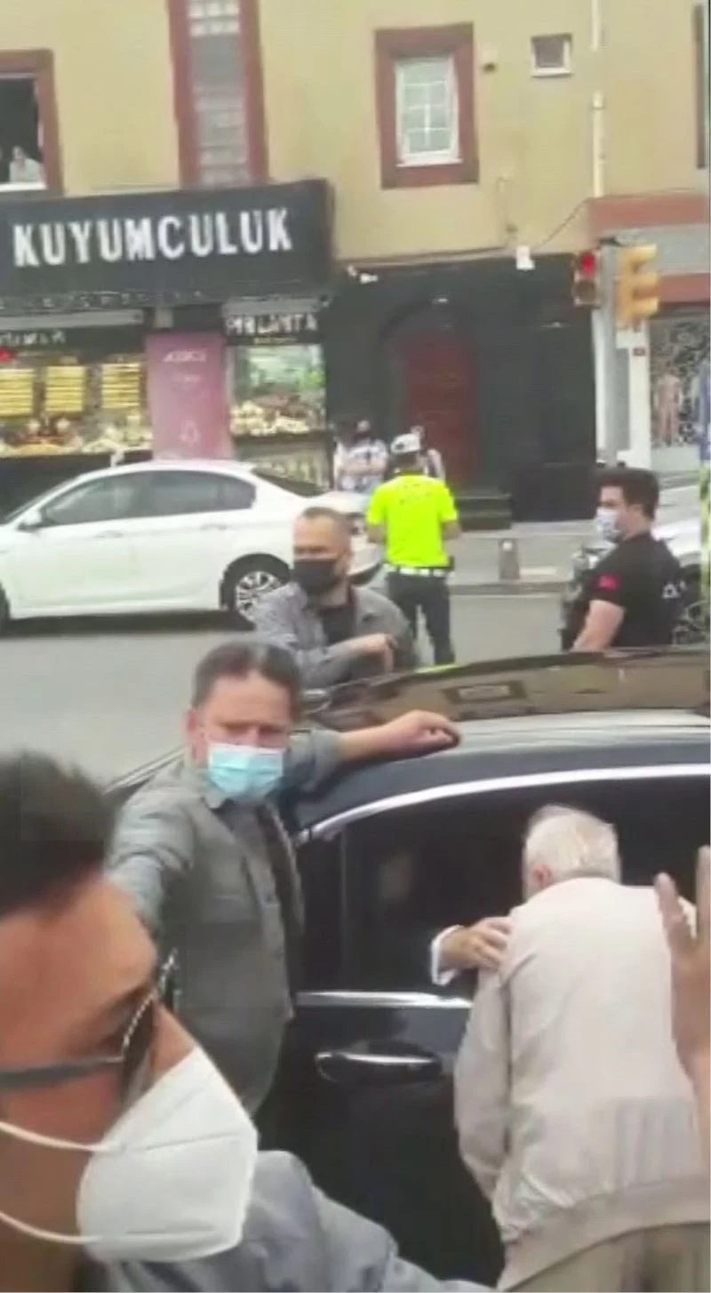 Cumhurbaşkanı Erdoğan Çengelköy’de vatandaşlarla sohbet etti
