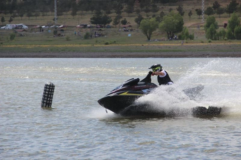 Doğunun başkenti Erzurum’da su sporları adrenalin dolu anlar yaşatıyor
