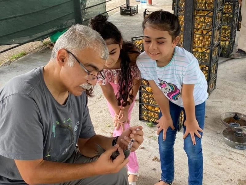 Minik yüreklerden örnek davranış
