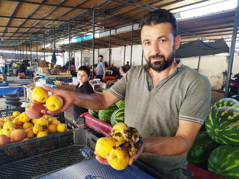 Sıcak hava ürünleri çürüttü, esnafı bunalttı
