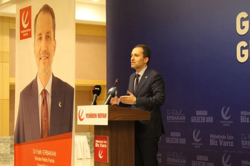 Fatih Erbakan: “İktidarda Milli Görüş olmazsa başımıza üç musibet geliyor; aç kalmak, işsiz kalmak, borca esir olmak”
