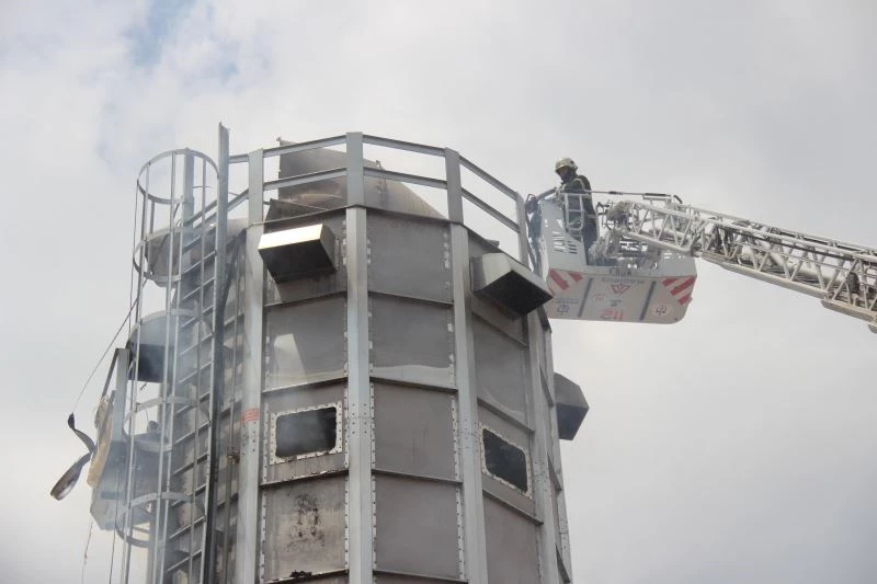 Kereste fabrikasında filo patladı, itfaiye ekipleri alarma geçti
