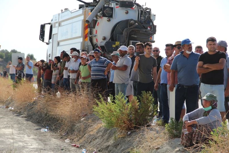 Vatandaşlar Manavgat’ta yanan ormanı endişeli gözlerle izliyor
