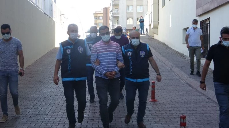 Vatandaşları kar vadiyle yaklaşık 30 milyon TL dolandıran 3 sarraf adliyeye sevk edildi
