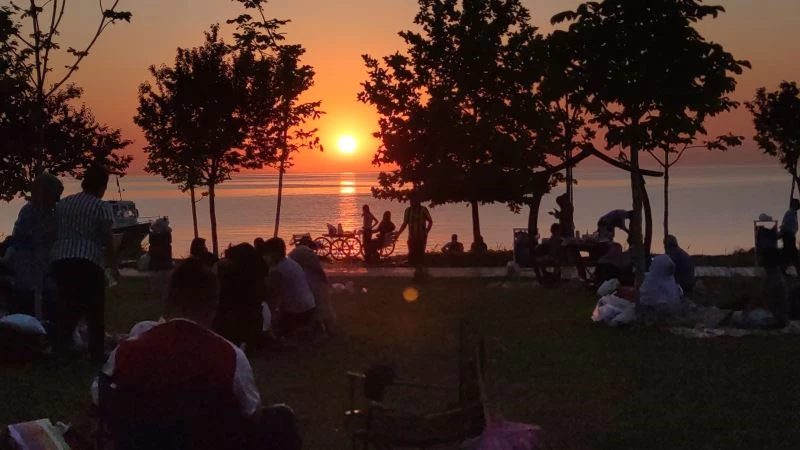 Van Gölü’nde seyrine doyumsuz gün batımı
