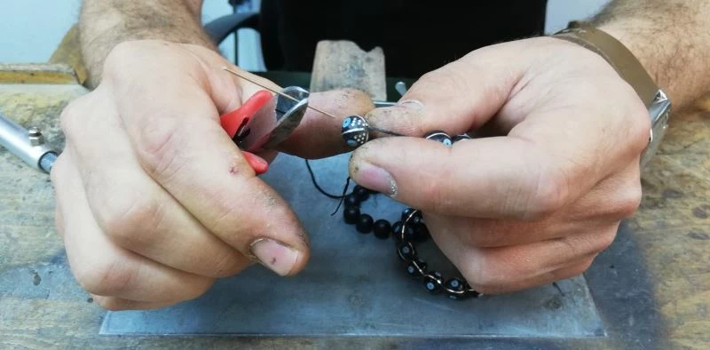 Gümüşe böyle şekil veriyorlar
