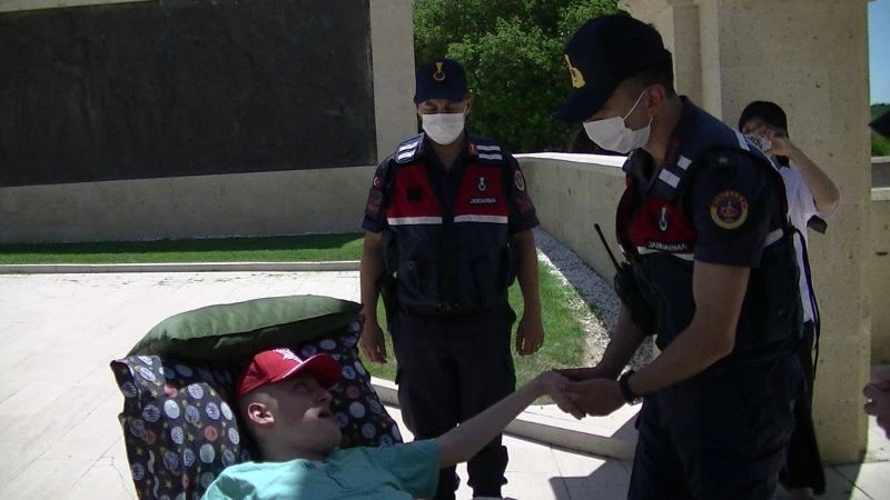 Engelli Emircan’ın Çanakkale hayali gerçekleştirildi
