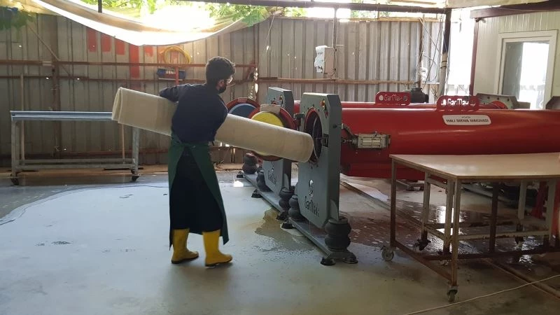 Halı yıkama belgesi alabilmek için kıyasıya mücadele ettiler
