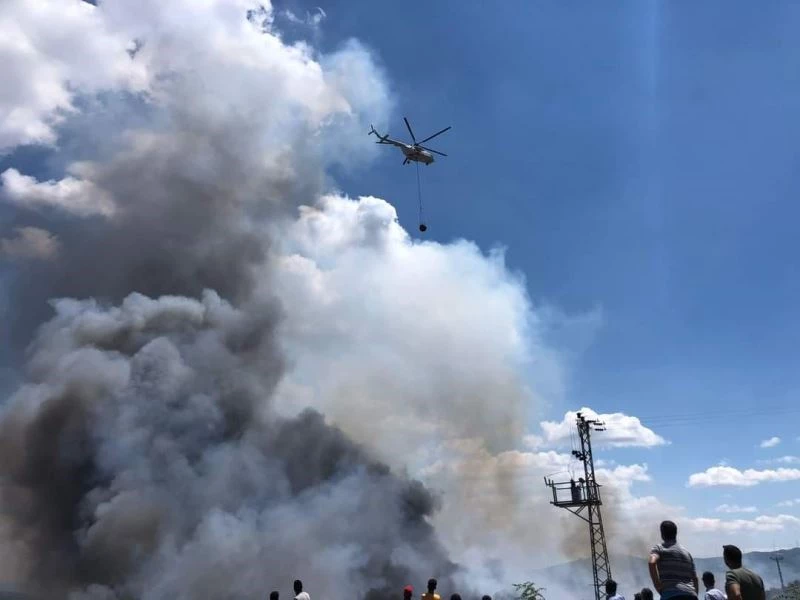 Helikopterler çöplük yangını için kalktı
