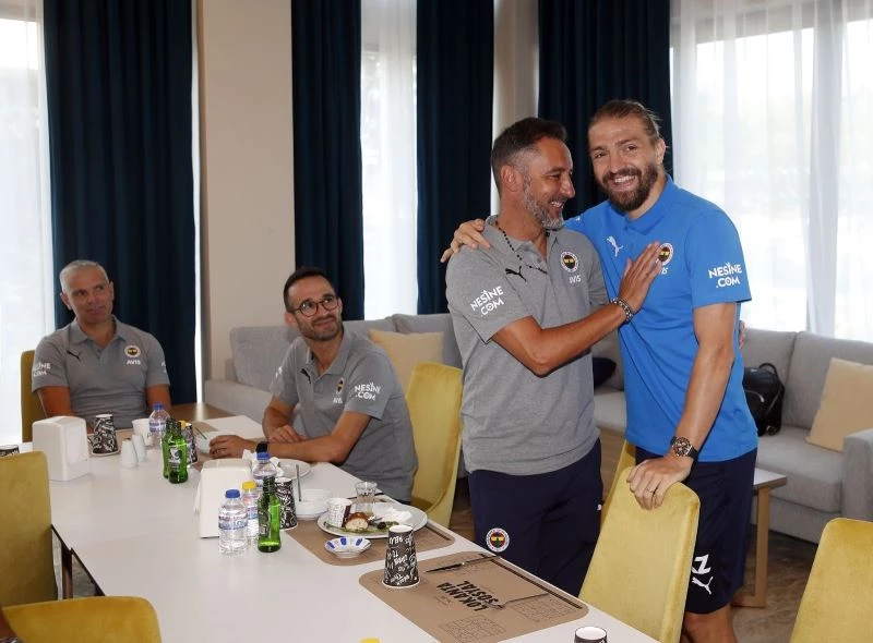 Pereira, Caner Erkin ile buluştu
