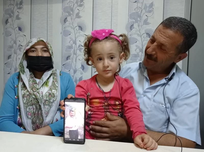 20 yıl çocuk hasreti çektiler, tedavilerinin ardından dünyaya gelen evlatları ile doktoru ziyaret ettiler
