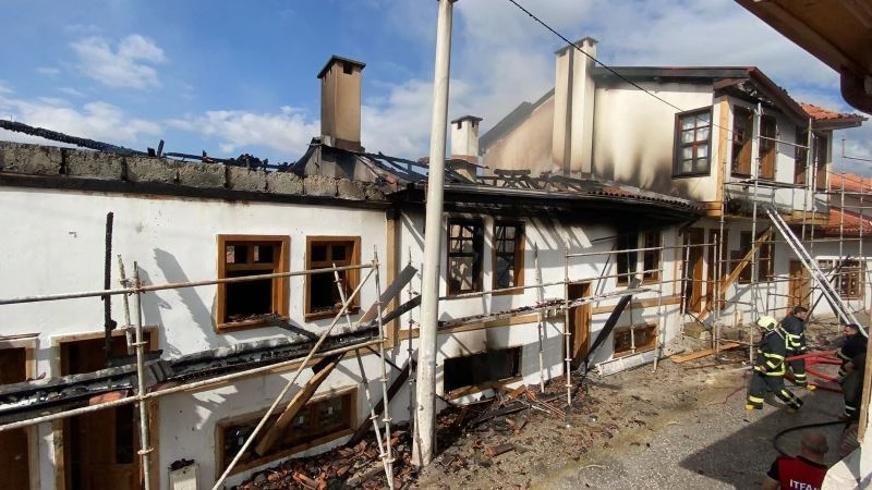 Turizme kazandırılması planlanan 3 konutta yangın çıktı
