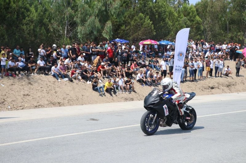 Motodrag yarışları nefes kesti
