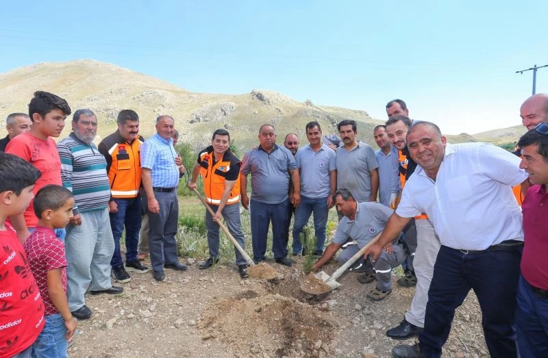 Osmanlı’nın kuruluş yılı hatırasına Söbüce Yaylasına bin 299 fidan dikildi
