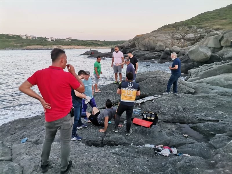 Riva’da kayalıklardan düşerek yaralanan vatandaş jet ski ile kurtarıldı
