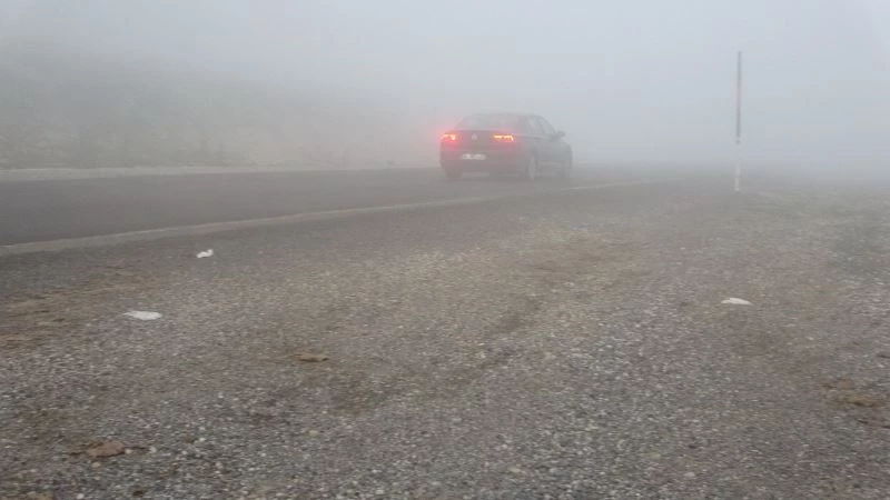 Ulgar geçidinde yoğun sis: Görüş mesafesi 5 metreye düştü
