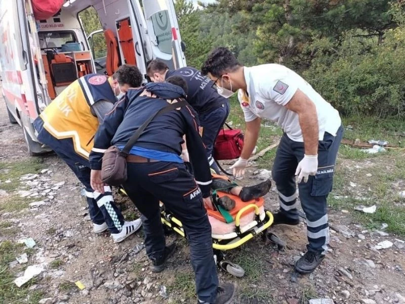 Ormanda yürüdüğü sırada 25 metrelik uçurumdan düştü
