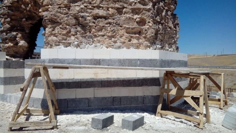 Eğil’deki Lala Kasım Bey ve Cafer Bey Kümbetleri’nde restorasyon başladı
