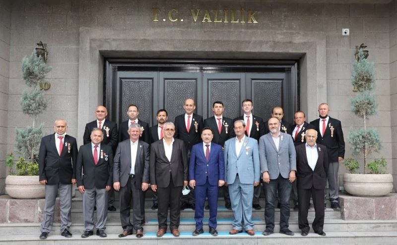 Vali Gökmen Çiçek: “Bu onurlu görevi layıkıyla yerine getireceğinize eminim”
