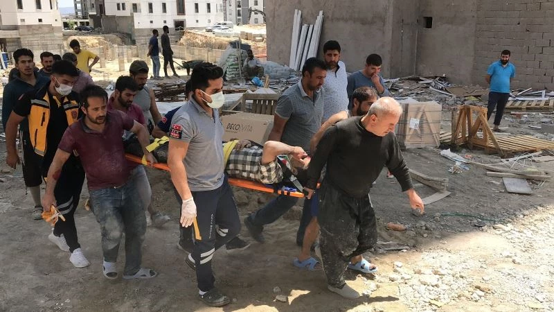 Elazığ’da inşaatın iskelesinden düşen işçi yaralandı
