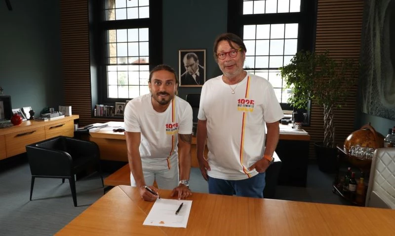 Halil Akbunar, 4 yıl daha Göztepe’de
