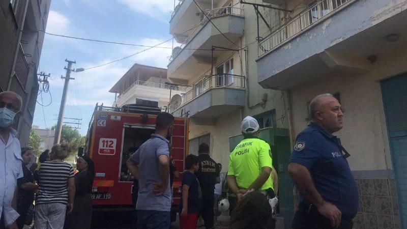 Elektrik kontağından çıkan mahalleyi sokağa döktü
