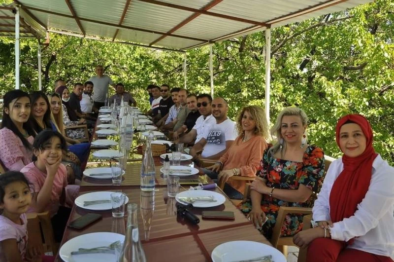 Eğitimcilerin veda yemeğinde duygu dolu anlar
