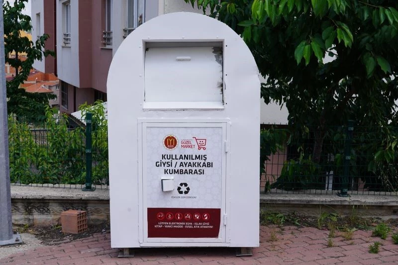 Kullanılmış giysi ve ayakkabı kumbaraları yeniden yerlerine konuldu
