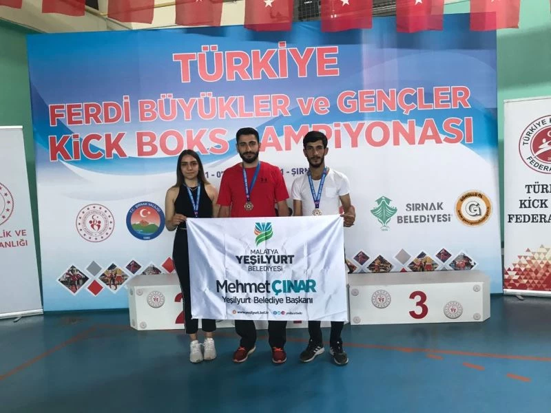 Yeşilyurt Belediyesi kıck-boks sporcuları, Şırnak’tan başarılarla döndü
