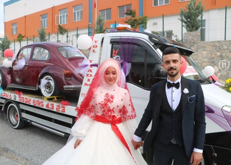 Gelinin vosvos isteğini kırmak istemeyen damattan ilginç çözüm
