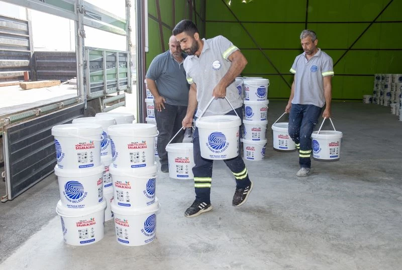 Kamu kurumlarına 47 ton boya desteği
