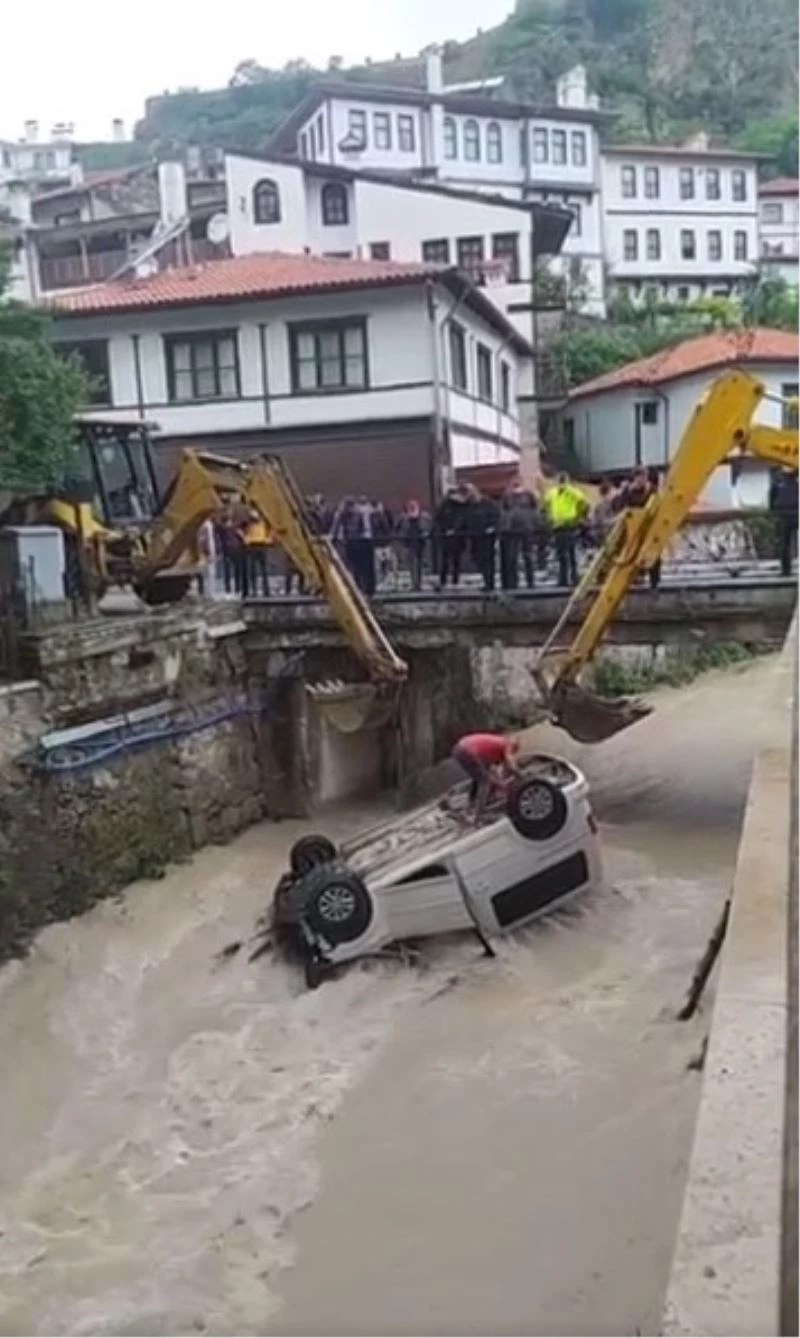 Fren yerine gaza basınca dereye uçtu: 1 yaralı
