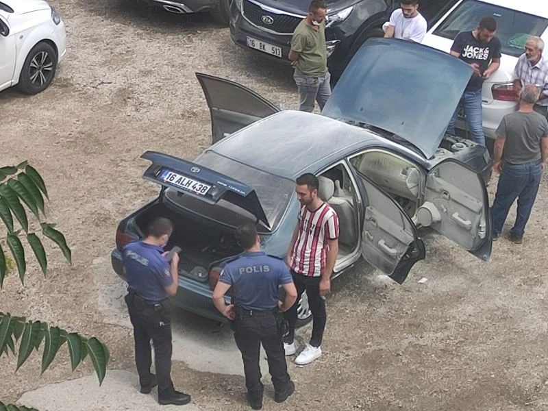 Satın alacağı araç noterdeyken alev aldı
