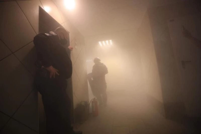 Evden çıkmak istemeyen kiracı polisle çatıştı
