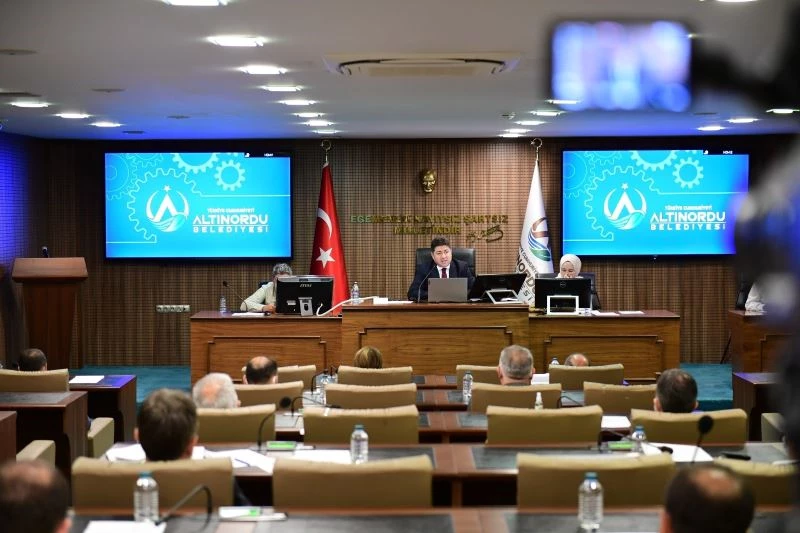 Başkan Tören: “Tasarruf ekonomisiyle hizmet belediyeciliğini birleştirdik”
