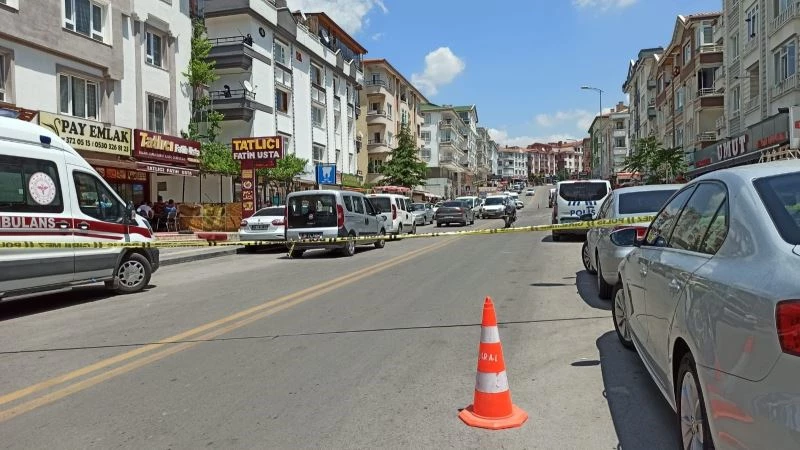 Cinnet getirerek kızını ve iki torununu öldüren kadının durumu ağır
