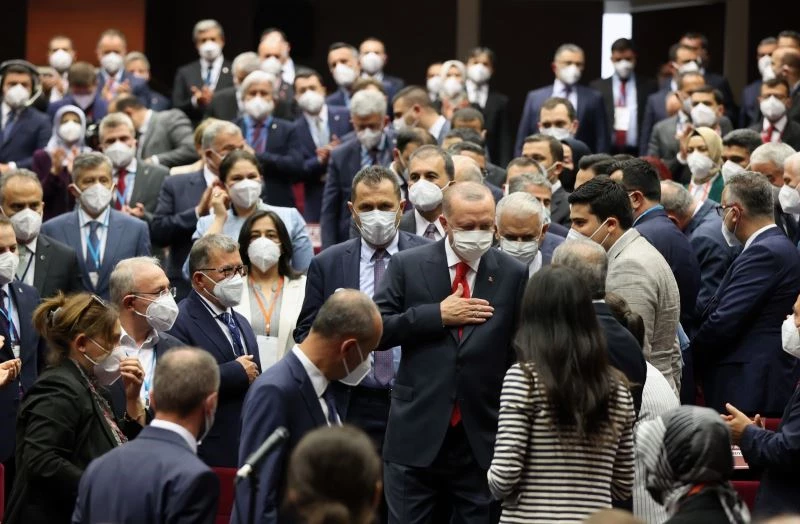 Cumhurbaşkanı Erdoğan: “Avare kasnak gibi dolaşanlara bu memleketi teslim edemeyiz”
