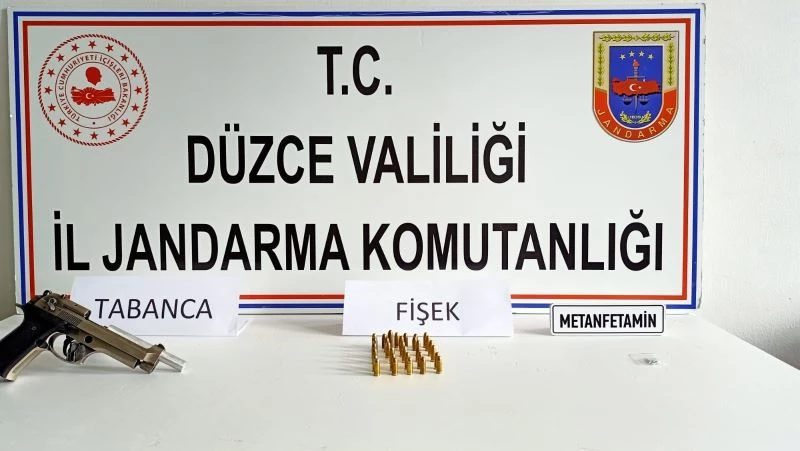 Jandarma’dan uyuşturucu satıcısına baskın
