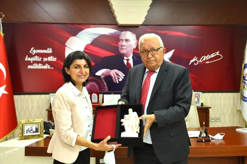 Başkan Posbıyık, CHP Milletvekillerine projelerini anlattı
